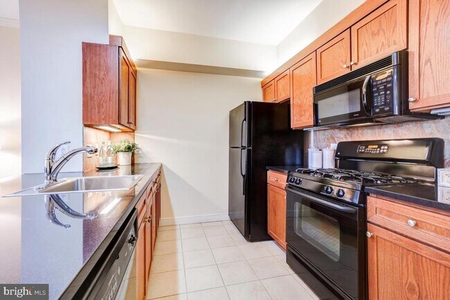 Building Photo - 631 D St NW