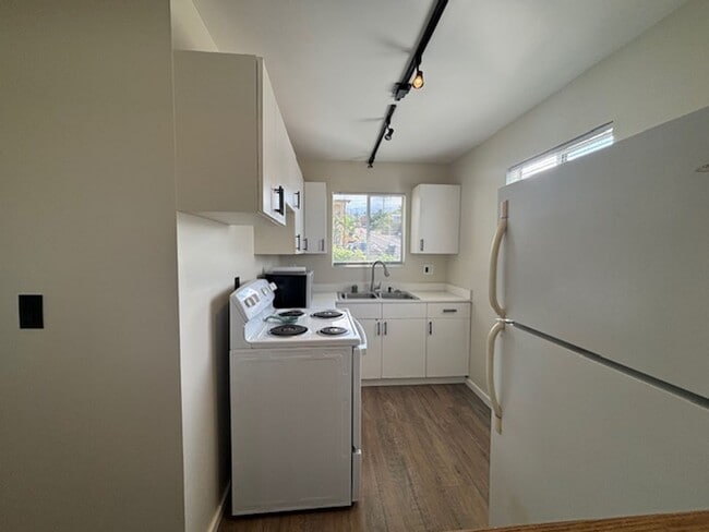 Building Photo - 75-177 Kalani St