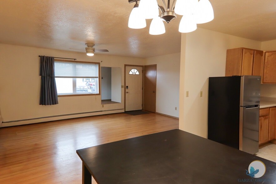 Building Photo - 213 Yukon Dr