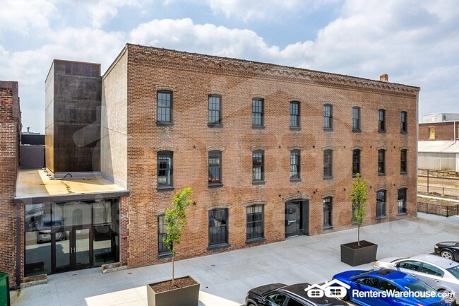 Building Photo - 112 SE 4th St