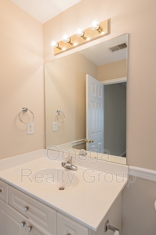 Building Photo - 1434 Amberley Woods Cv