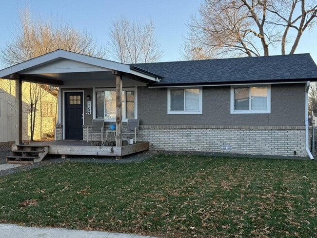 Building Photo - 1154 E 5th St