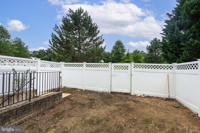 Building Photo - 1515 Regent Manor Ct