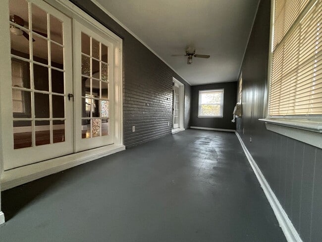 Building Photo - Ingleside