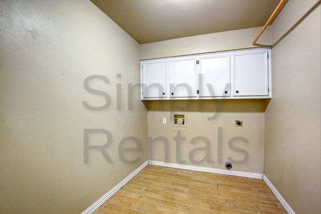 Building Photo - 6716 Sayle St