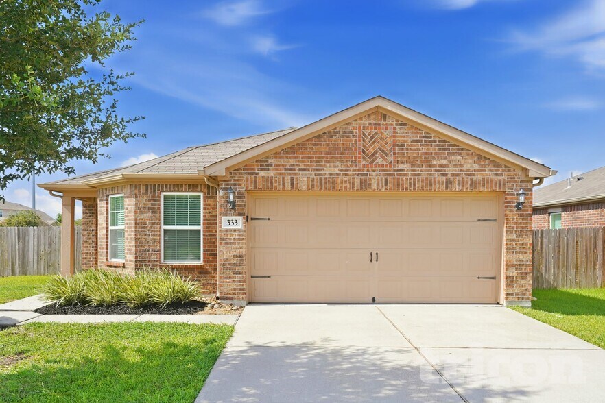 Building Photo - 333 Summer Horse Dr