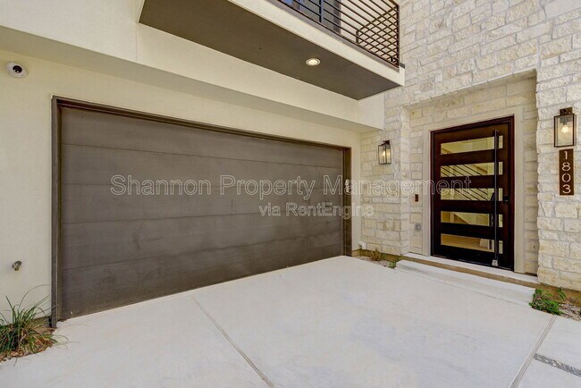 Building Photo - 1803 Dunlavy St