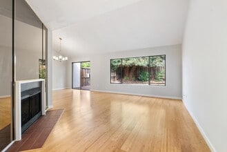 Building Photo - 922 Jungfrau Ct