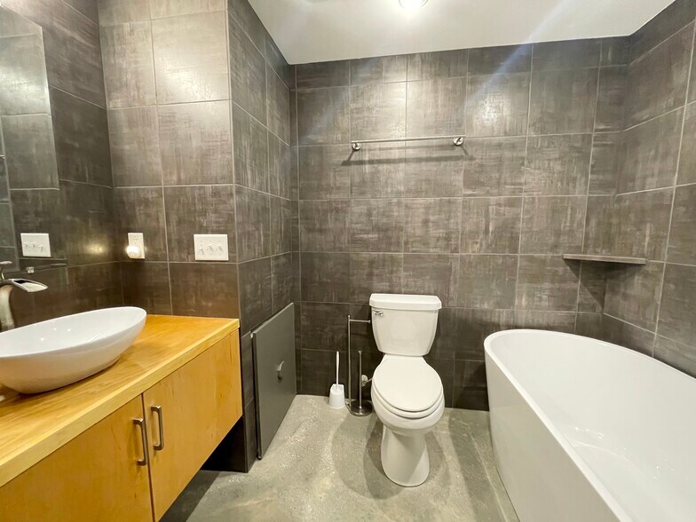 Building Photo - 1036 Missouri Ave