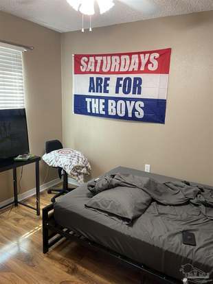 Building Photo - 319 Loveland Cir