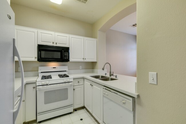 Building Photo - 3BDRM Townhome in Durango Trails community