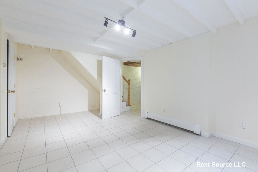 Building Photo - 23 Cottage Ave