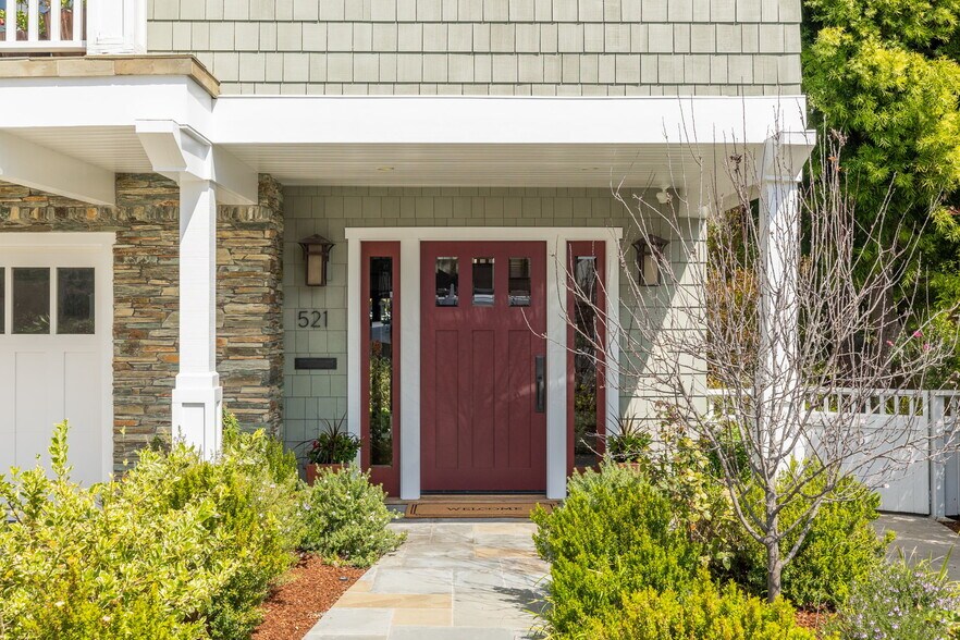 Building Photo - 521 24th Pl