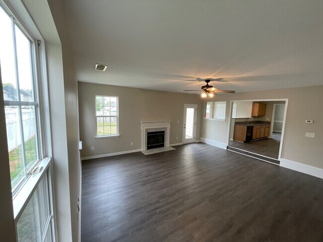 Building Photo - 3635 Pauline Ln