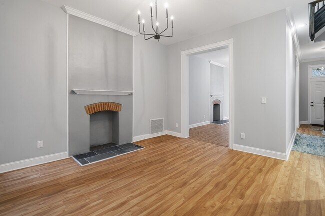 Building Photo - 1713 Linden Ave