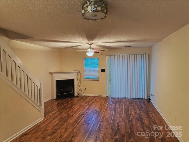 Building Photo - 10247 Reindeer Way Ln