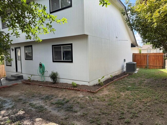 Building Photo - 1707 Morningside Cove