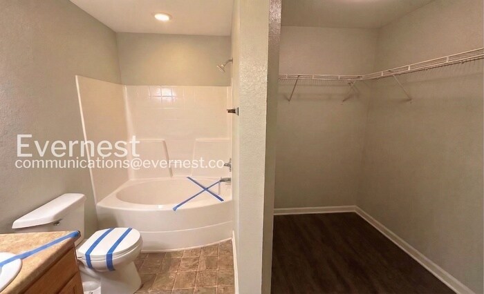 Building Photo - 183 Cloverbrook Dr