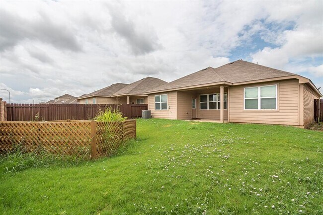 Building Photo - 13033 Tobin Dr