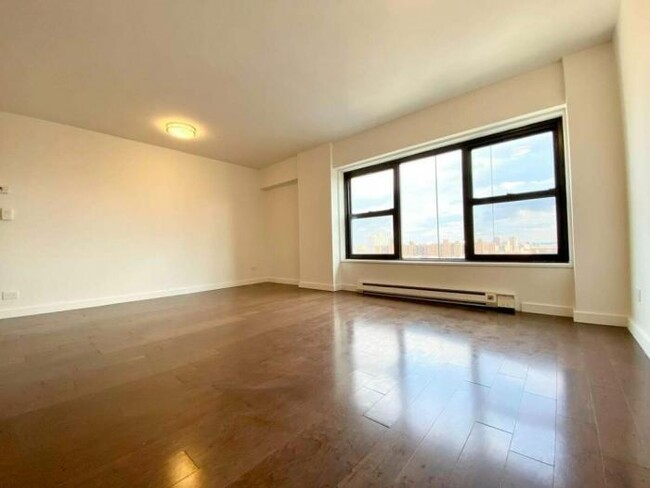 Building Photo - 3 bedroom in New York NY 10027