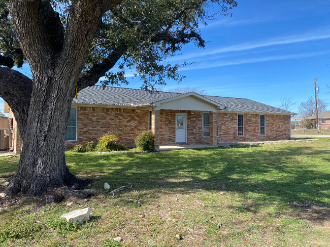 Primary Photo - 953 Co Rd 3351