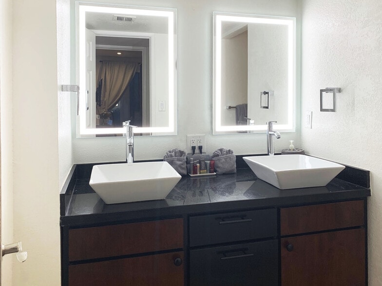 Building Photo - 3500 N HAYDEN Rd