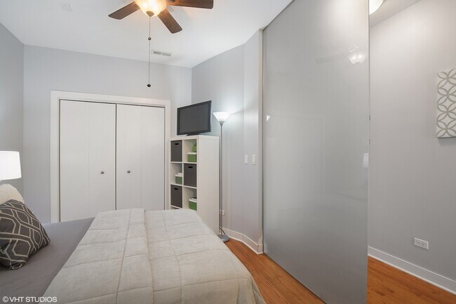 Building Photo - 1162 W Hubbard St