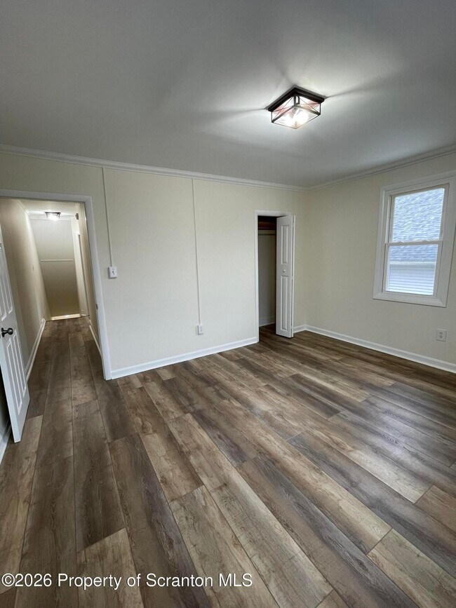 Building Photo - 1064 Lincoln St