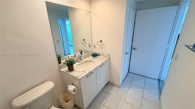 Building Photo - 951 Brickell Ave