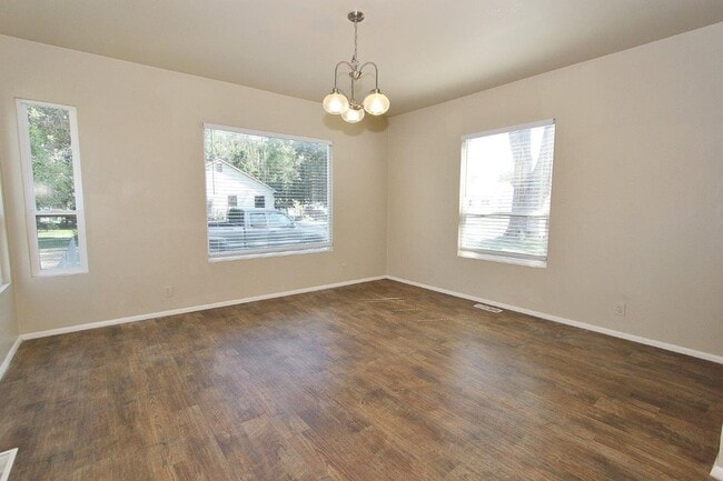 Building Photo - Charming Home in Caldwell