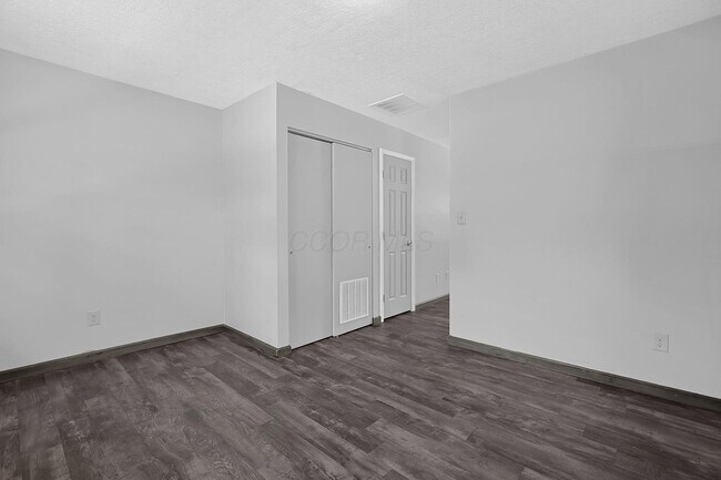 Building Photo - 53 Neil St