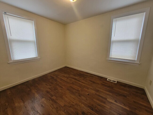 Building Photo - 378 George St