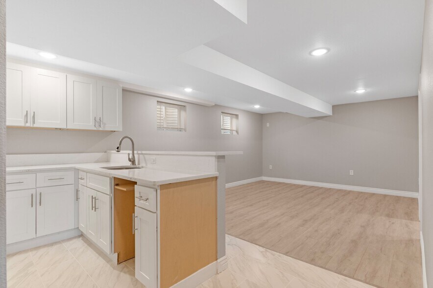 Building Photo - 12992 W Jewell Cir