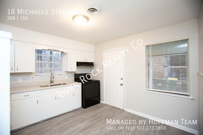 Building Photo - 18 Michaels St