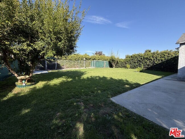 Building Photo - 18649 Chase St