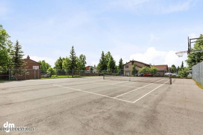 Building Photo - Furnished 3bed/1.5 bath near shopping and more!