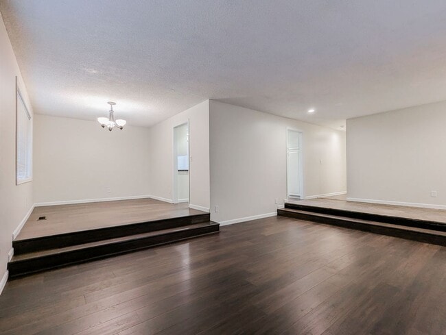 Building Photo - **Move-in Special!!!** Updated & move in ready 3 bed 2 bath rambler w/ 2 car garage!