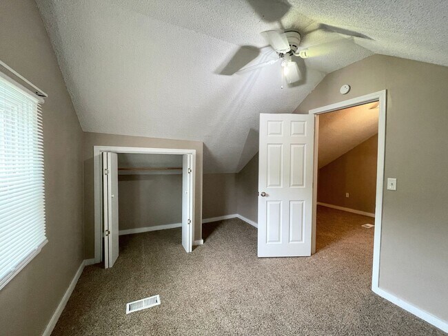 Building Photo - Cute 3 Bed 1 Bath McPherson Home in Good Neighborhood