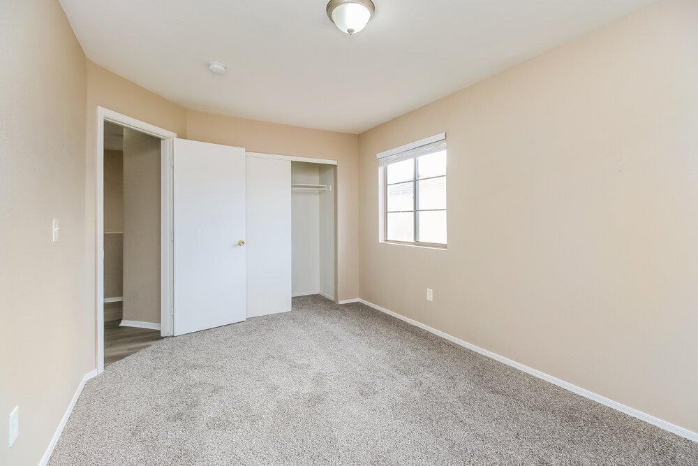 Building Photo - 1575 E Baylor Ln