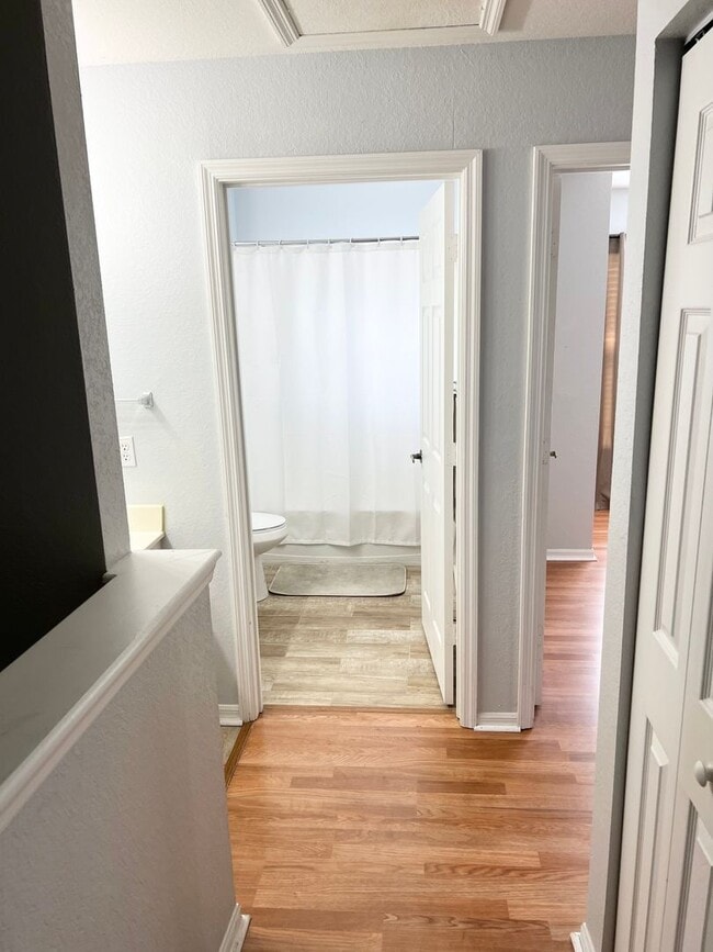 Building Photo - Fully Furnished 4 Bedroom 3 Bath Townhome ...