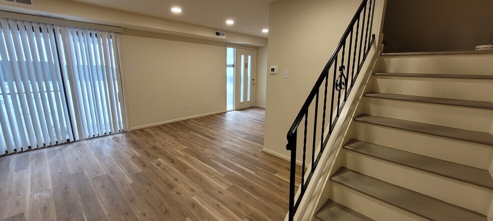 Building Photo - 515 Welsh Rd