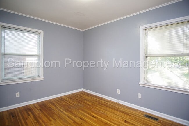 Building Photo - FOR LEASE | Mid-town Tulsa | 2 bed, 1 bath...