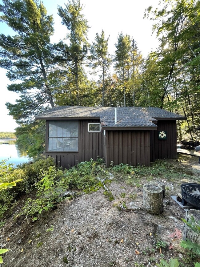 Building Photo - 689 Peabody Pond Rd