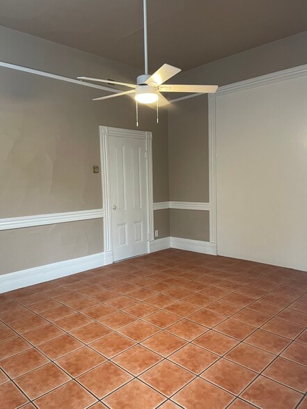 Building Photo - 313 1/2 20th St