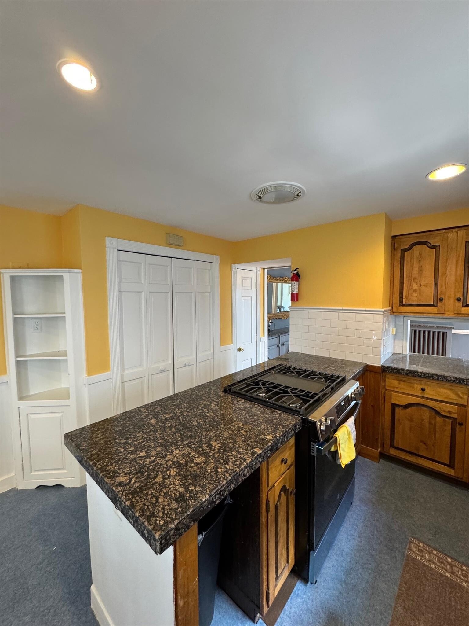 Building Photo - 13 Clarendon Ave