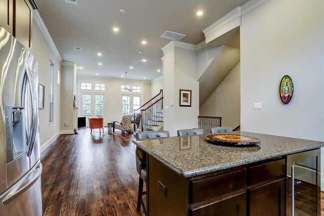 Building Photo - 10912 Wrenwood Park