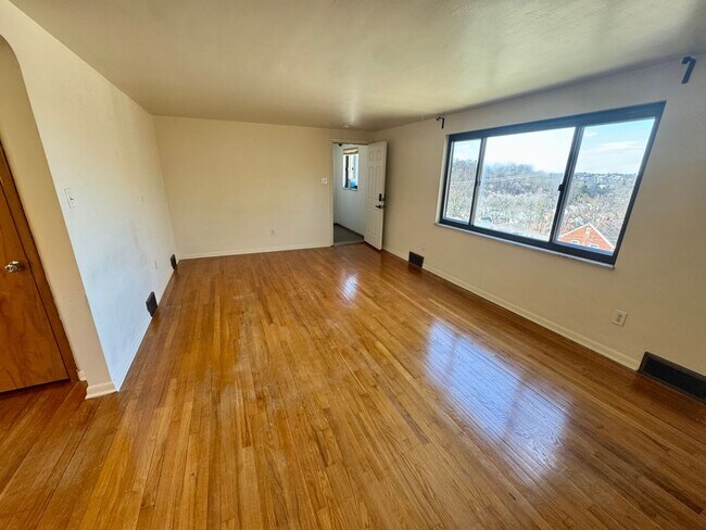 Building Photo - 229-231 Marylea Avenue (LO)