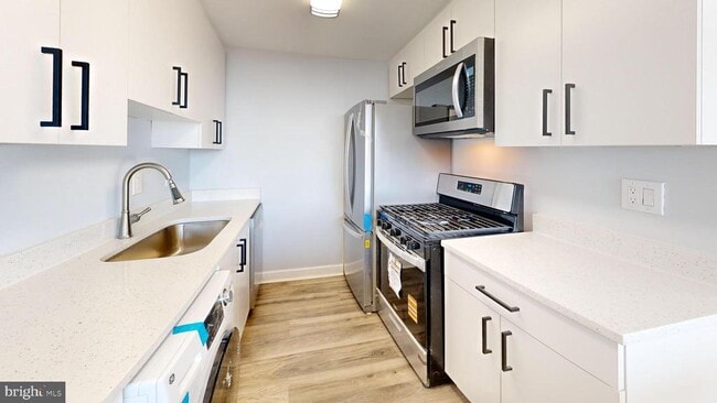 Building Photo - 4600 Duke St