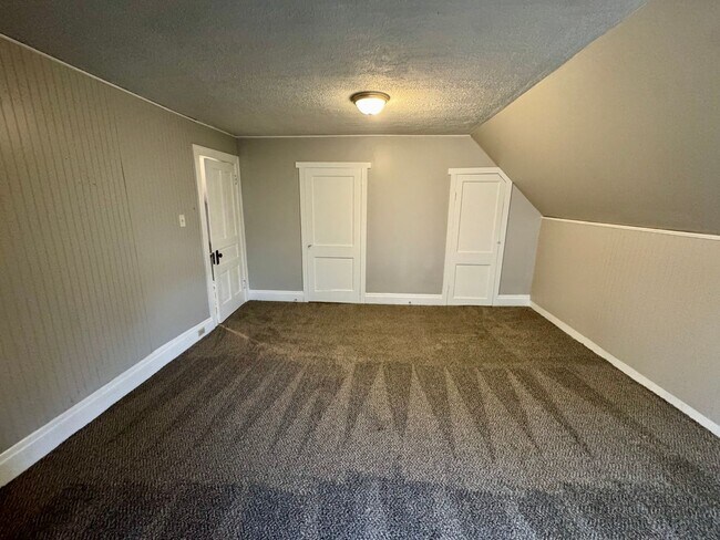 Building Photo - 111 S Ohio St