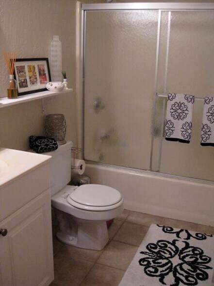 Building Photo - 1441 Lincoln Ave